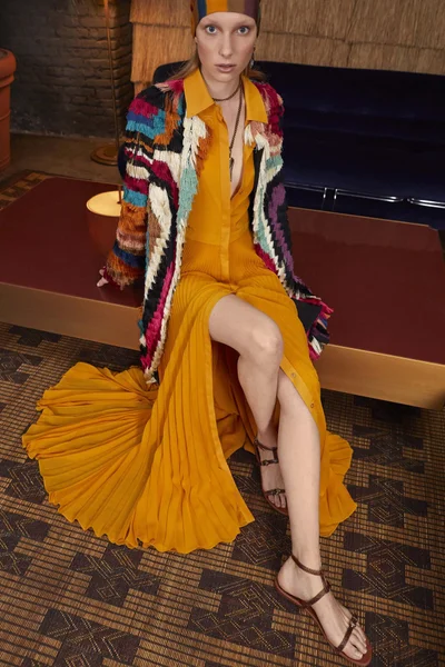 Look 49